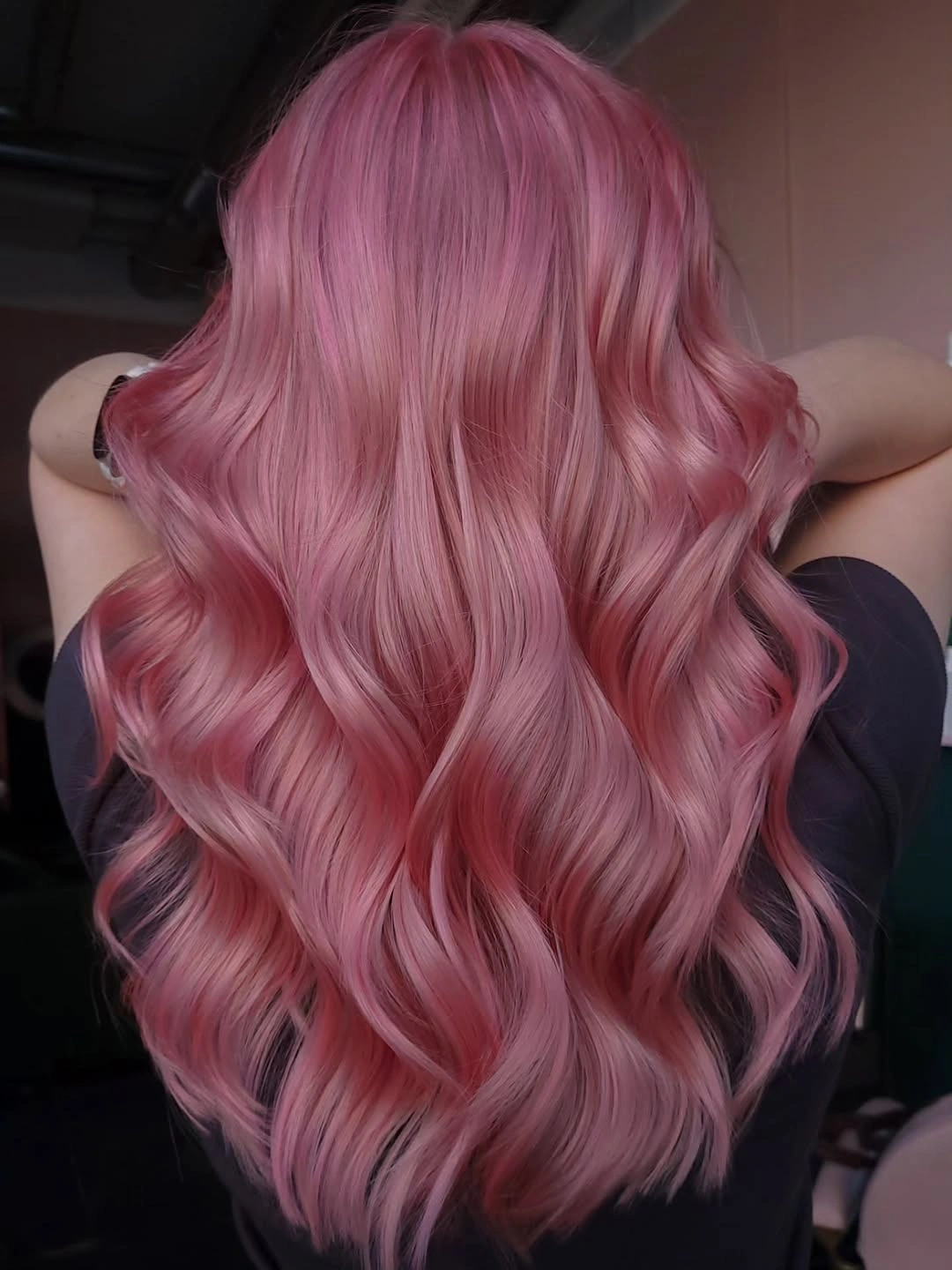 Long saturated pink waves with deeper coral pink ribbons