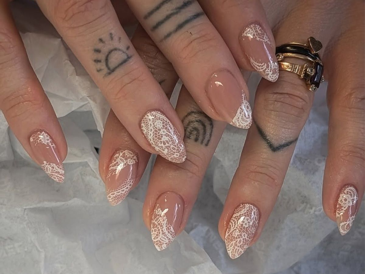 Lace Tip and Side Art Ovals — Lace Nails