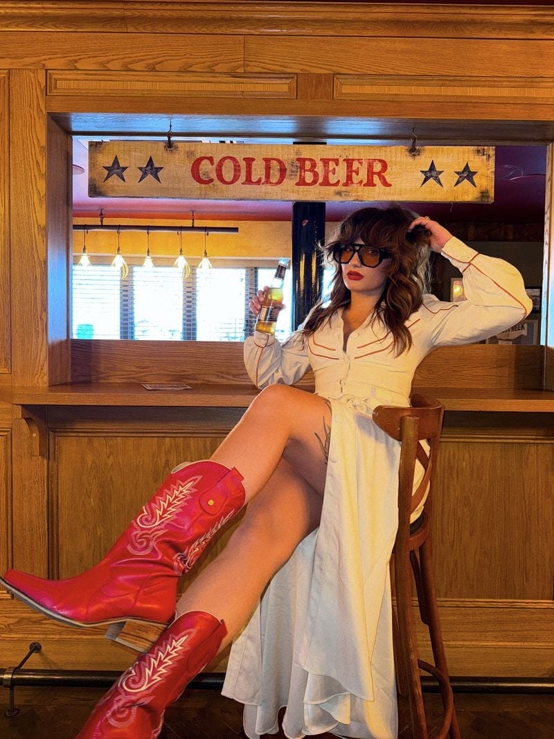 Maxi Dress With Red Cowboy Boots Maxi Dress With Red Cowboy Boots — 70s Style Inspiration