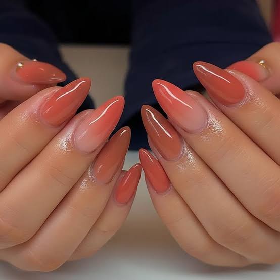 Medium Almond Sheer Nude Silver Line Art Medium Almond Sheer Nude Silver Line Art — Acrylic Nails Almond Ideas