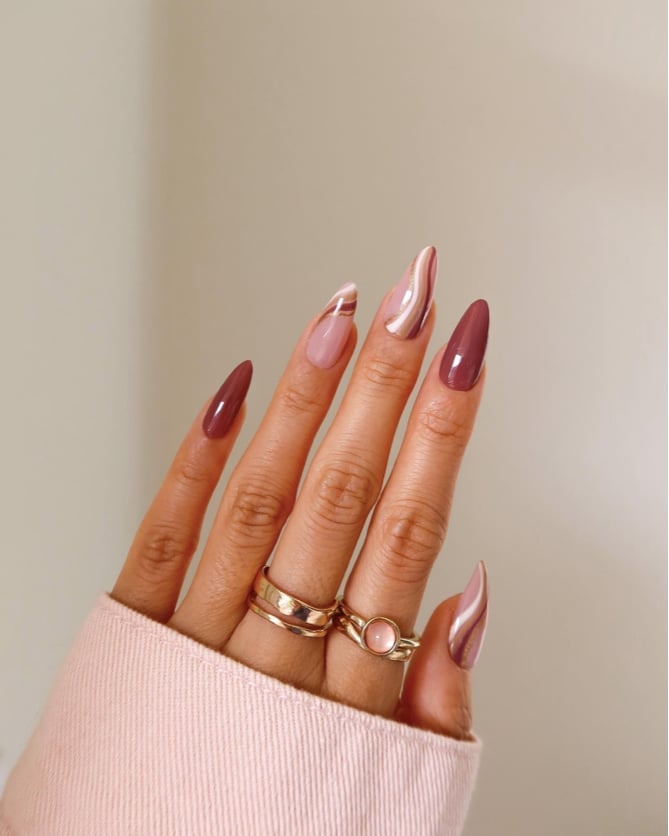 Medium Almond Swirl Brown White Gold Lines Medium Almond Swirl Brown White Gold Lines — Acrylic Nails Almond Ideas