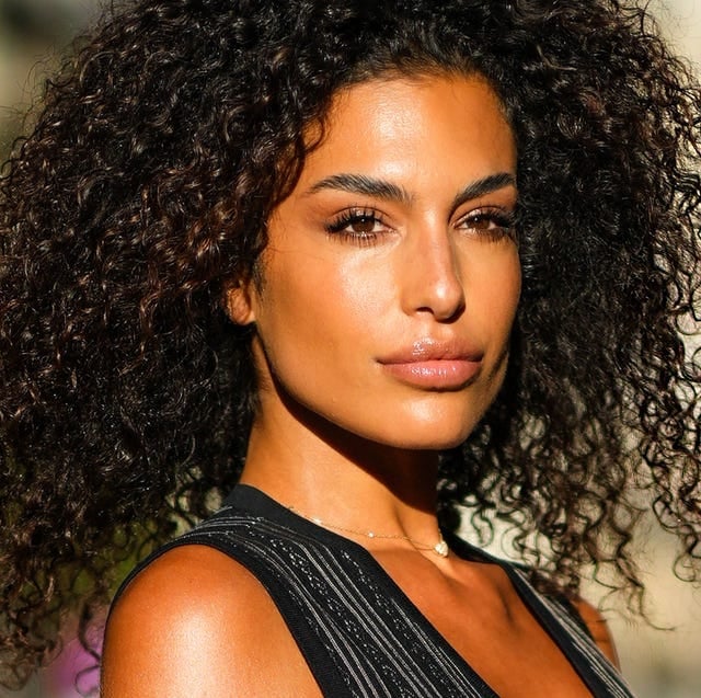 Layered Collarbone Cut With Subtle Dimension Layered Collarbone Cut With Subtle Dimension — Aesthetic 4c Hair