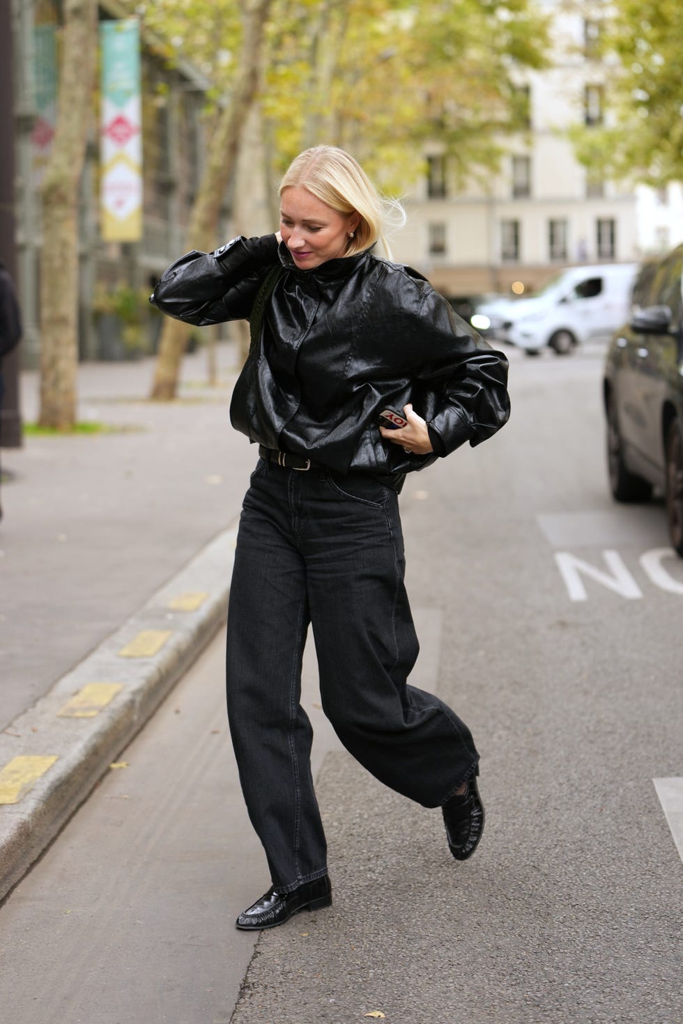 Black Barrel Jeans With Bomber Jacket Black Barrel Jeans With Bomber Jacket — Aesthetic Black Barrel Jeans Outfit
