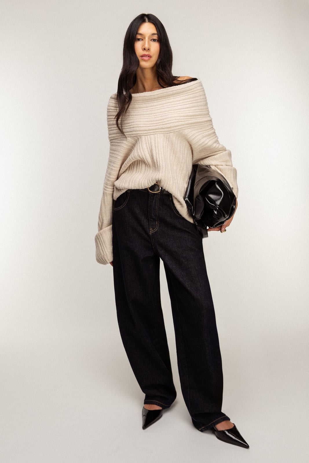 Dark Wash Barrel Jeans With Off-Shoulder Sweater Dark Wash Barrel Jeans With Off-Shoulder Sweater — Aesthetic Black Barrel Jeans Outfit