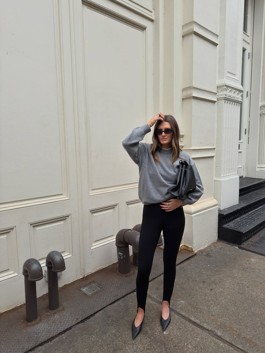 Casual Chic With Stirrup Leggings and Oversized Sweater Casual Chic With Stirrup Leggings and Oversized Sweater — Aesthetic Black Leggings Outfit