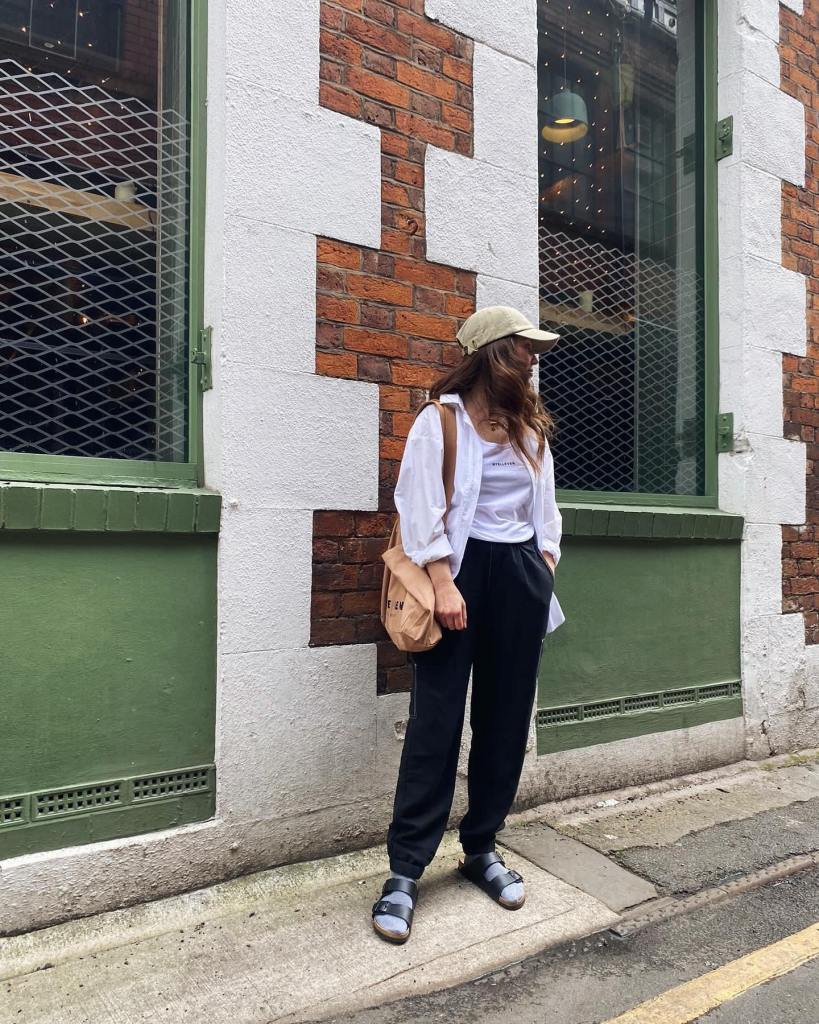 Graphic Tee And White Shirt With Black Sweatpants — Aesthetic Black Sweatpants Outfit