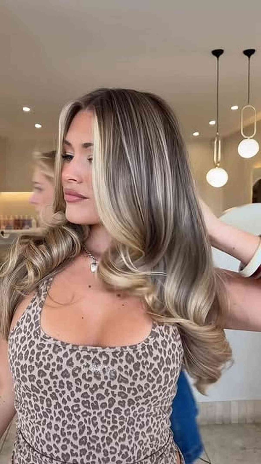 Collarbone Beige Blonde With Subtle Highlights Collarbone Beige Blonde With Subtle Highlights — Aesthetic Blonde Hair