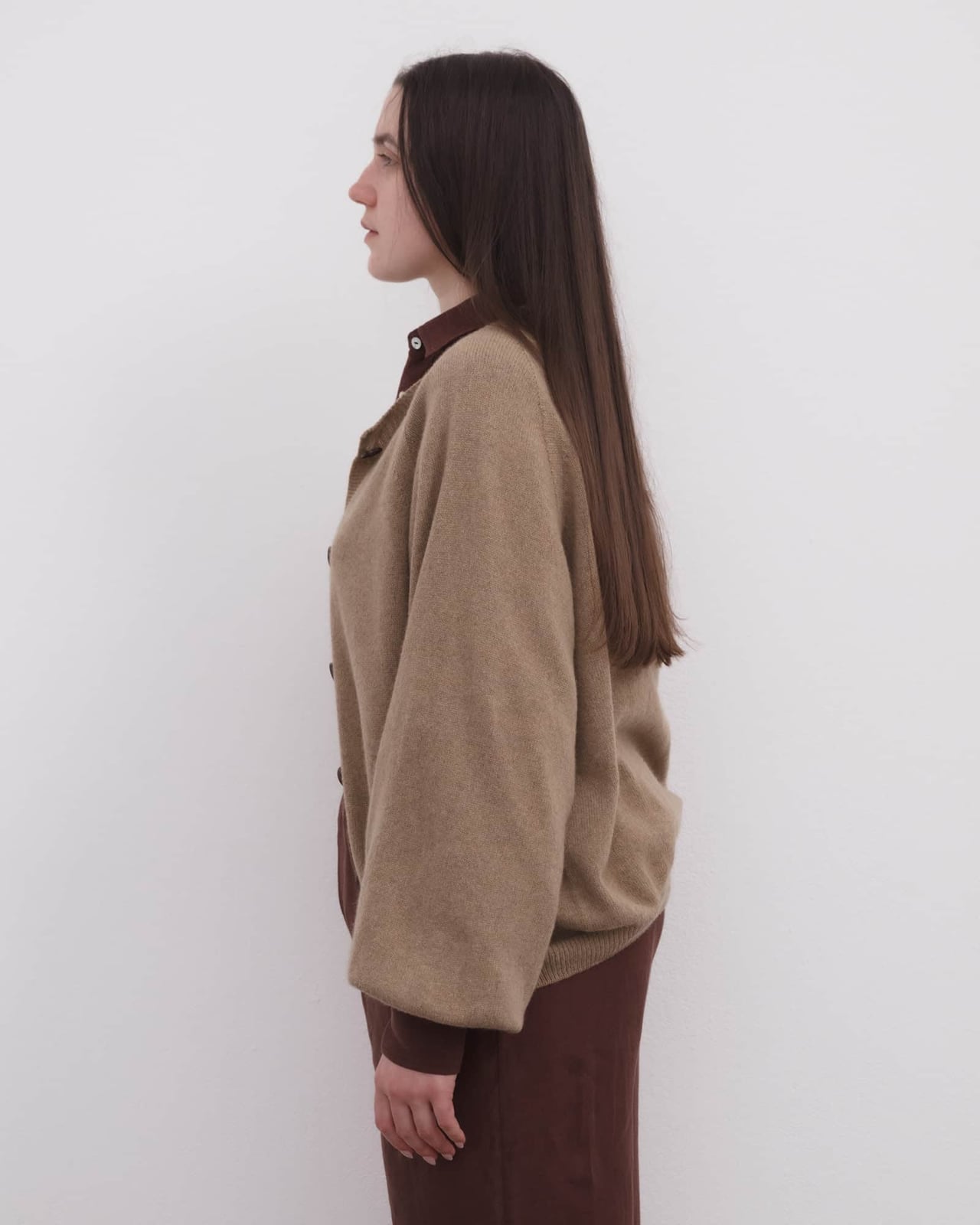 Relaxed Fit Beige Cardigan Over Brown Collared Shirt, Close-Up Take Relaxed Fit Beige Cardigan Over Brown Collared Shirt, Close-Up Take — Aesthetic Brown Cardigan Outfit