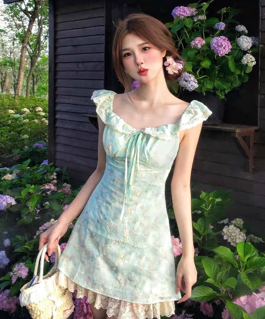 Mint Green Floral Mini Dress with Square Neckline and Lace Trim Mint Green Floral Mini Dress with Square Neckline and Lace Trim — Aesthetic Feminine Outfits