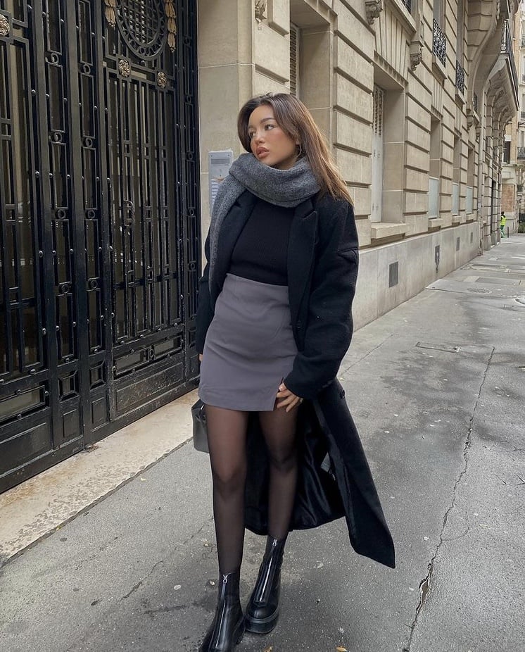 Long Wool Coat Over Mini Skirt Long Wool Coat Over Mini Skirt — Aesthetic Going Out Outfits