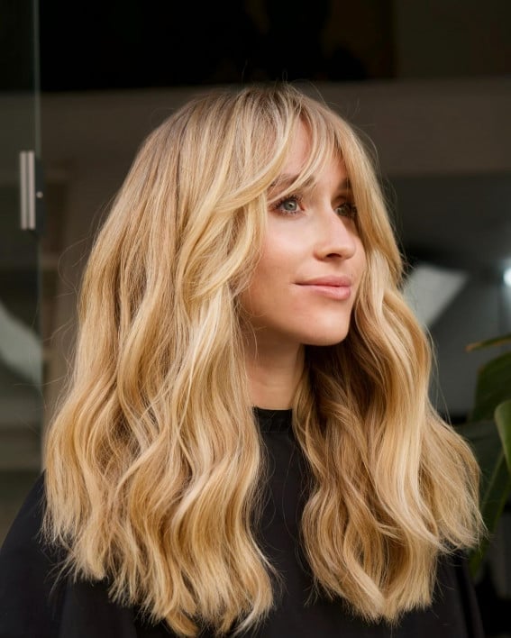 Collarbone Golden Blonde With Curtain Bangs Collarbone Golden Blonde With Curtain Bangs — Aesthetic Golden Blonde Hair