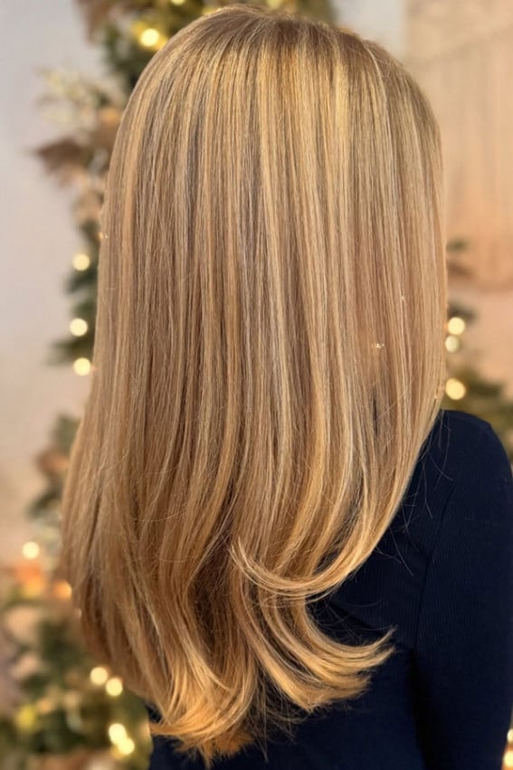 Mid-Back Golden Blonde With Subtle Layering, Straight Mid-Back Golden Blonde With Subtle Layering, Straight — Aesthetic Golden Blonde Hair