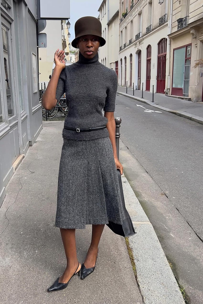 Grey Short-Sleeve Turtleneck Sweater With Matching A-Line Skirt Grey Short-Sleeve Turtleneck Sweater With Matching A-Line Skirt — Aesthetic Grey Sweater Outfit
