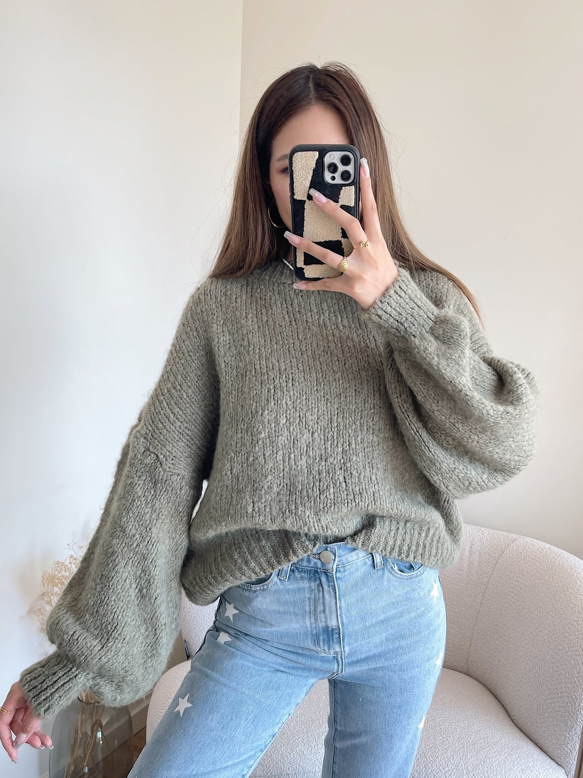 Olive Green Chunky Knit Sweater With Light Blue Jeans Olive Green Chunky Knit Sweater With Light Blue Jeans — Aesthetic Grey Sweater Outfit