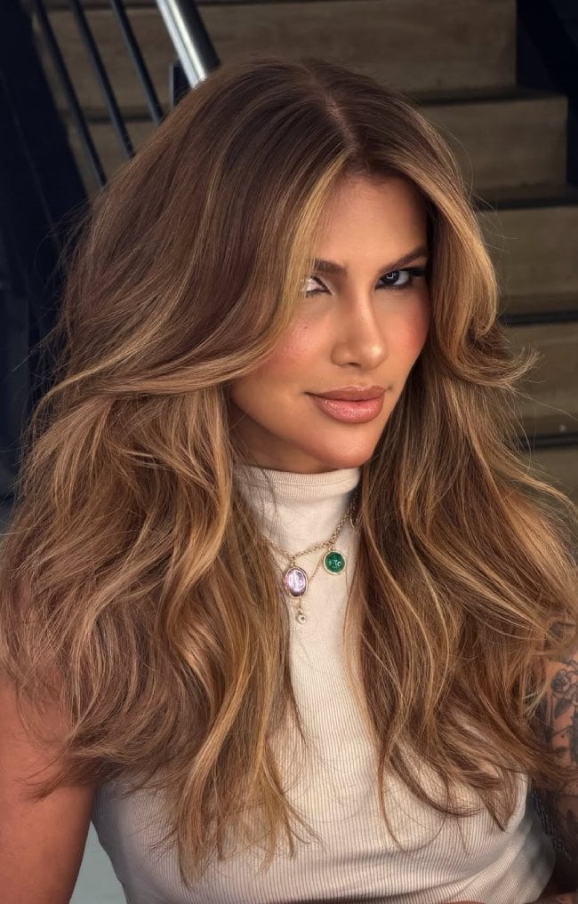 Collarbone Bronde With Golden Face-Framing Highlights — Aesthetic Highlighting Hair