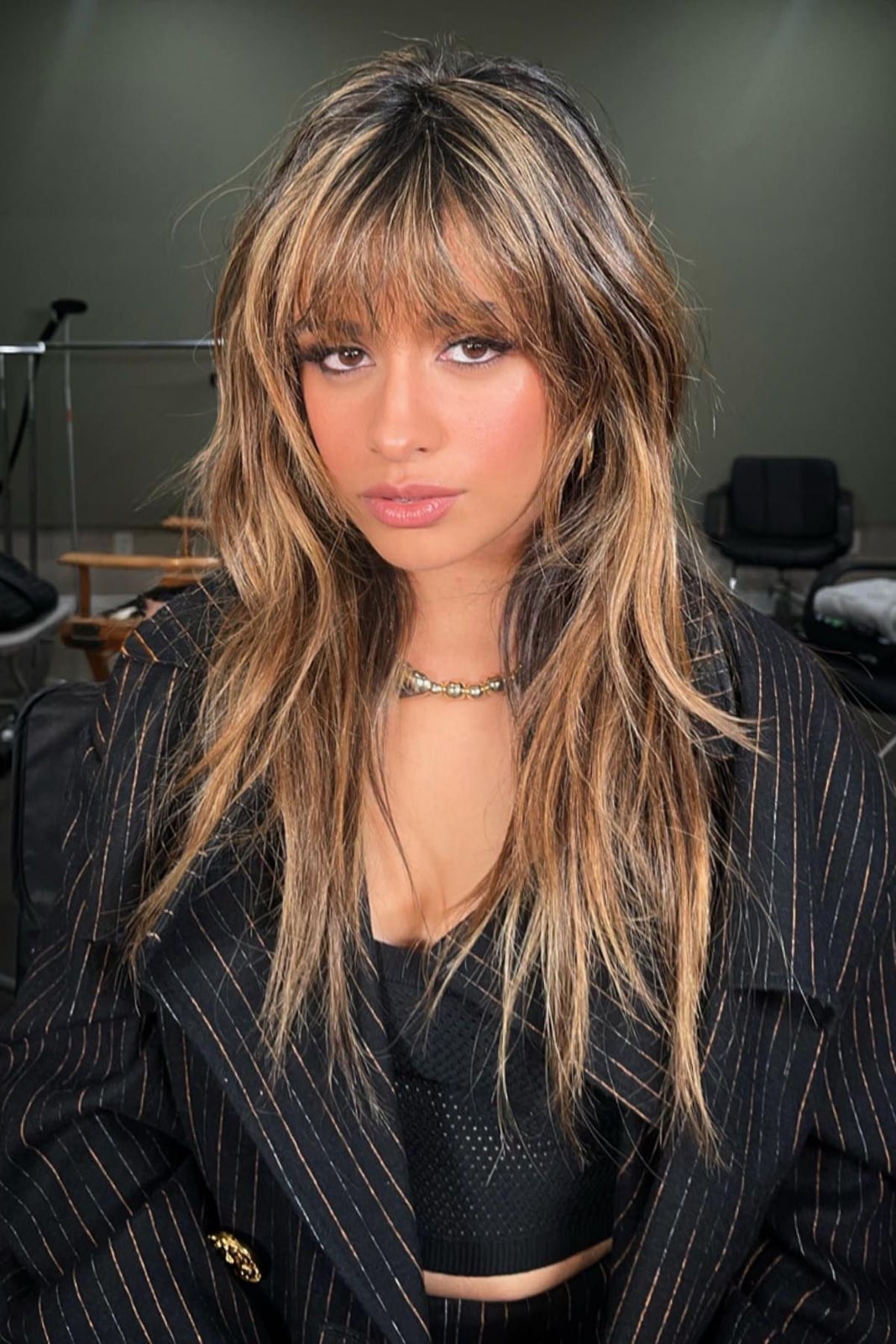 Collarbone Shaggy Wolf Cut With Honey Blonde Highlights — Aesthetic Highlighting Hair