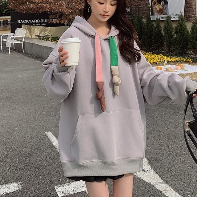 Grey Oversized Hoodie with Black Skirt and Sneakers Grey Oversized Hoodie with Black Skirt and Sneakers — Aesthetic Hoodie Outfits Women