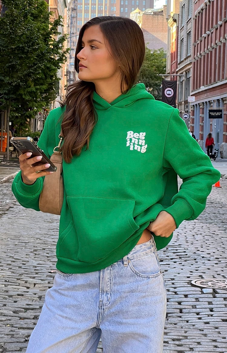 Bright Green Hoodie with Straight-Leg Jeans Bright Green Hoodie with Straight-Leg Jeans — Aesthetic Hoodie Outfits Women