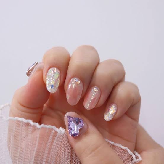 Short Oval Nude Pink Holographic Flake Nails — Aesthetic Korean Nail Art
