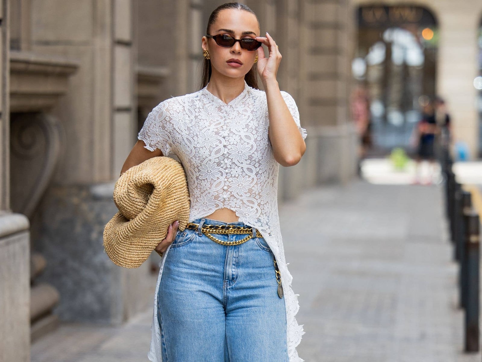 White Lace Top With Light-Wash Jeans and A Gold Chain Belt White Lace Top With Light-Wash Jeans and A Gold Chain Belt — Aesthetic Lace Top Outfit