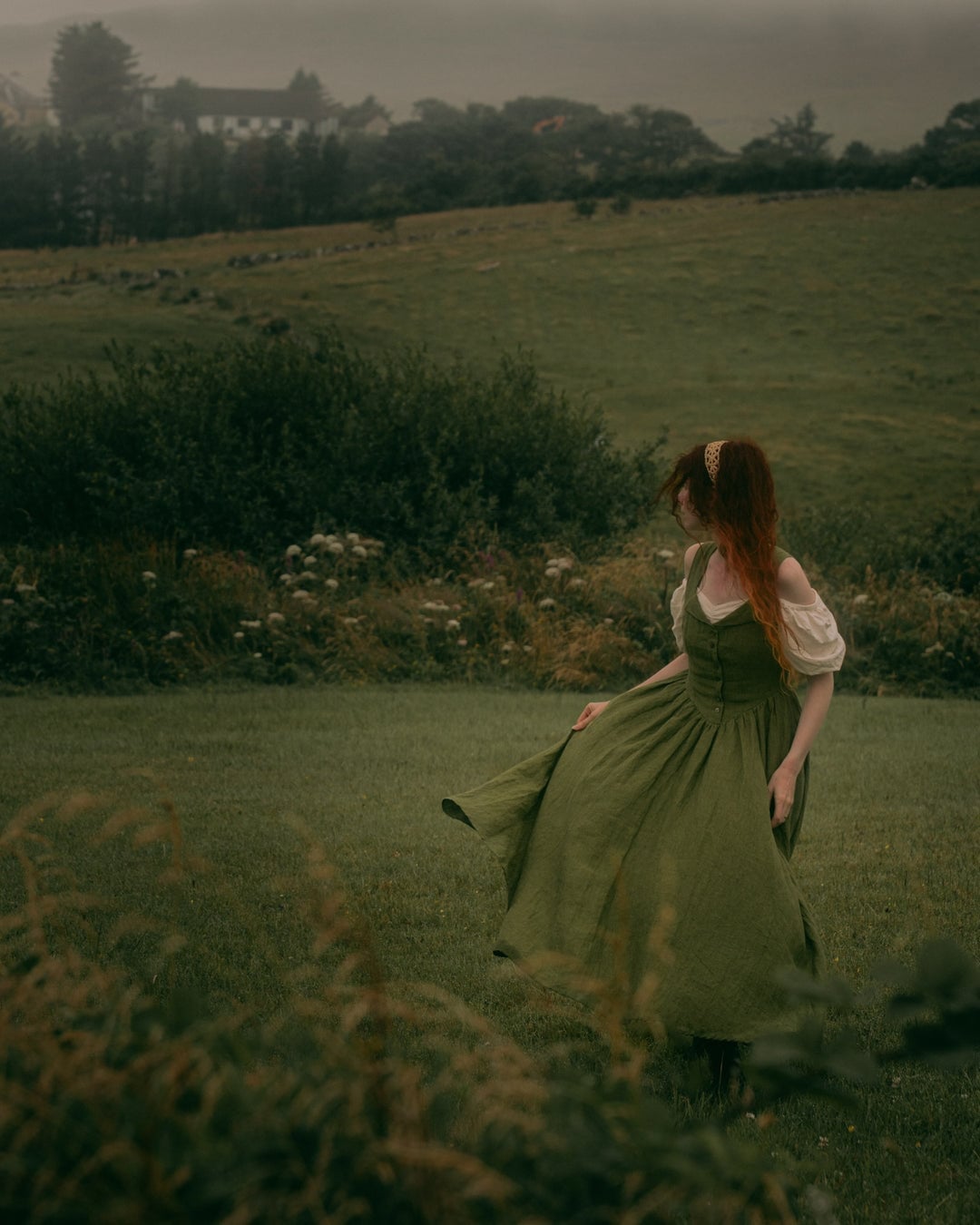 Green Linen Dress with Fitted Bodice and Full Skirt Green Linen Dress with Fitted Bodice and Full Skirt — Aesthetic Linen Dress