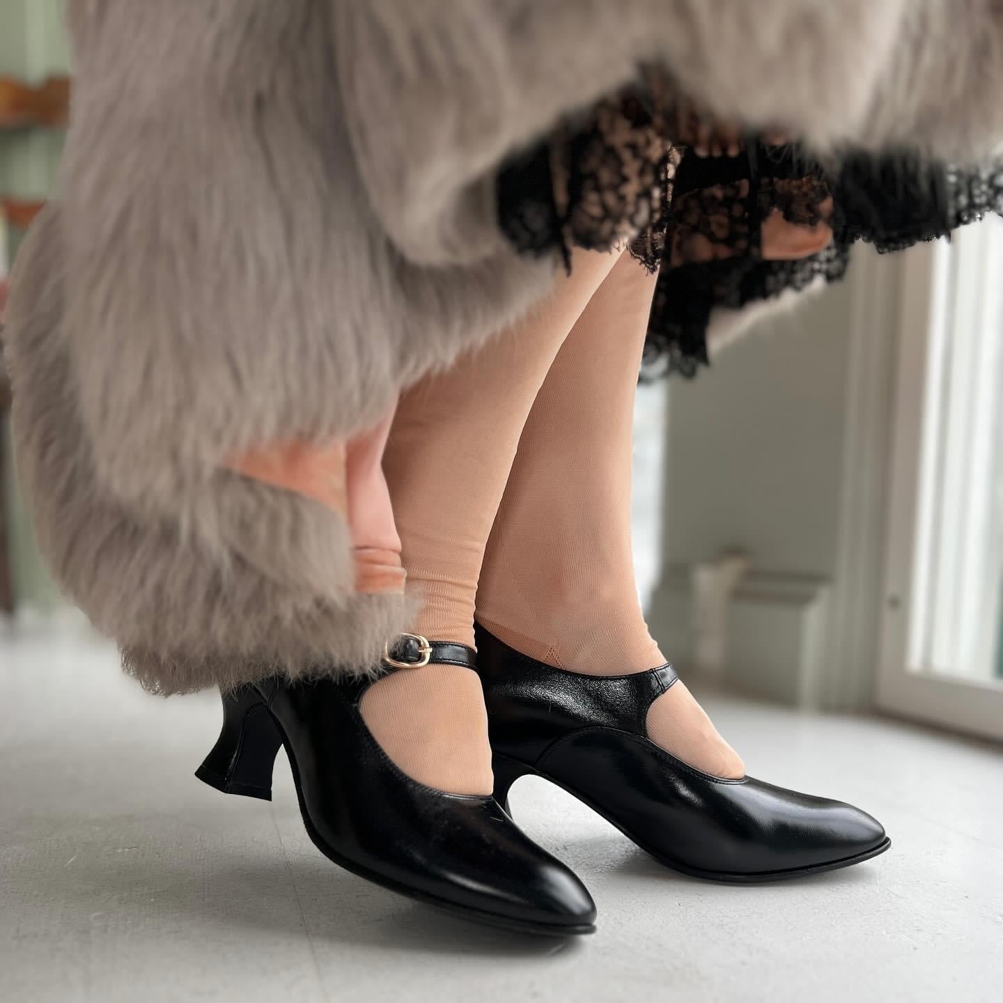 Black Lace Dress with Faux Fur Coat Black Lace Dress with Faux Fur Coat — Aesthetic Mary Janes Outfit