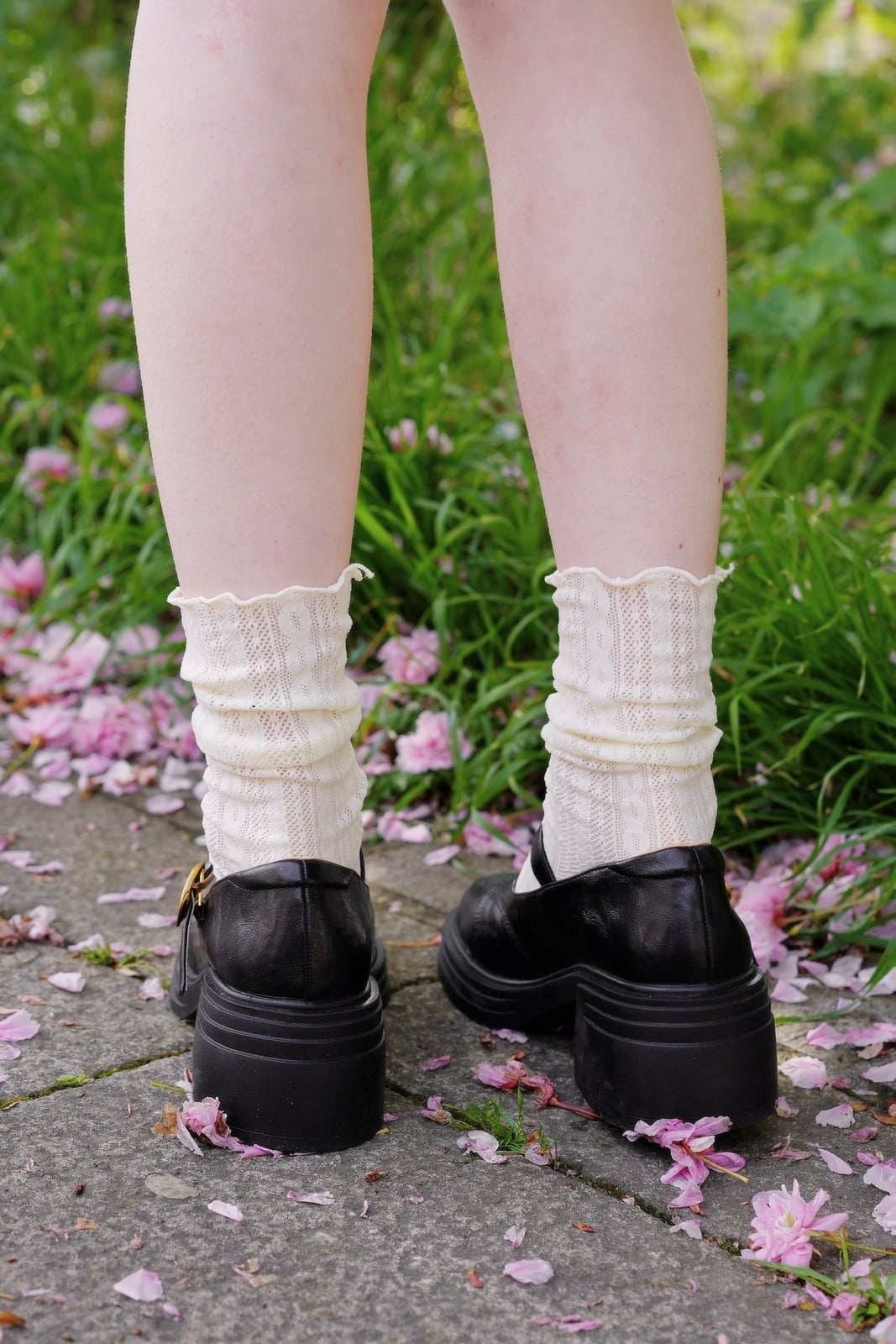 Black Platform Mary Janes with Ruffled Socks Black Platform Mary Janes with Ruffled Socks — Aesthetic Mary Janes Outfit