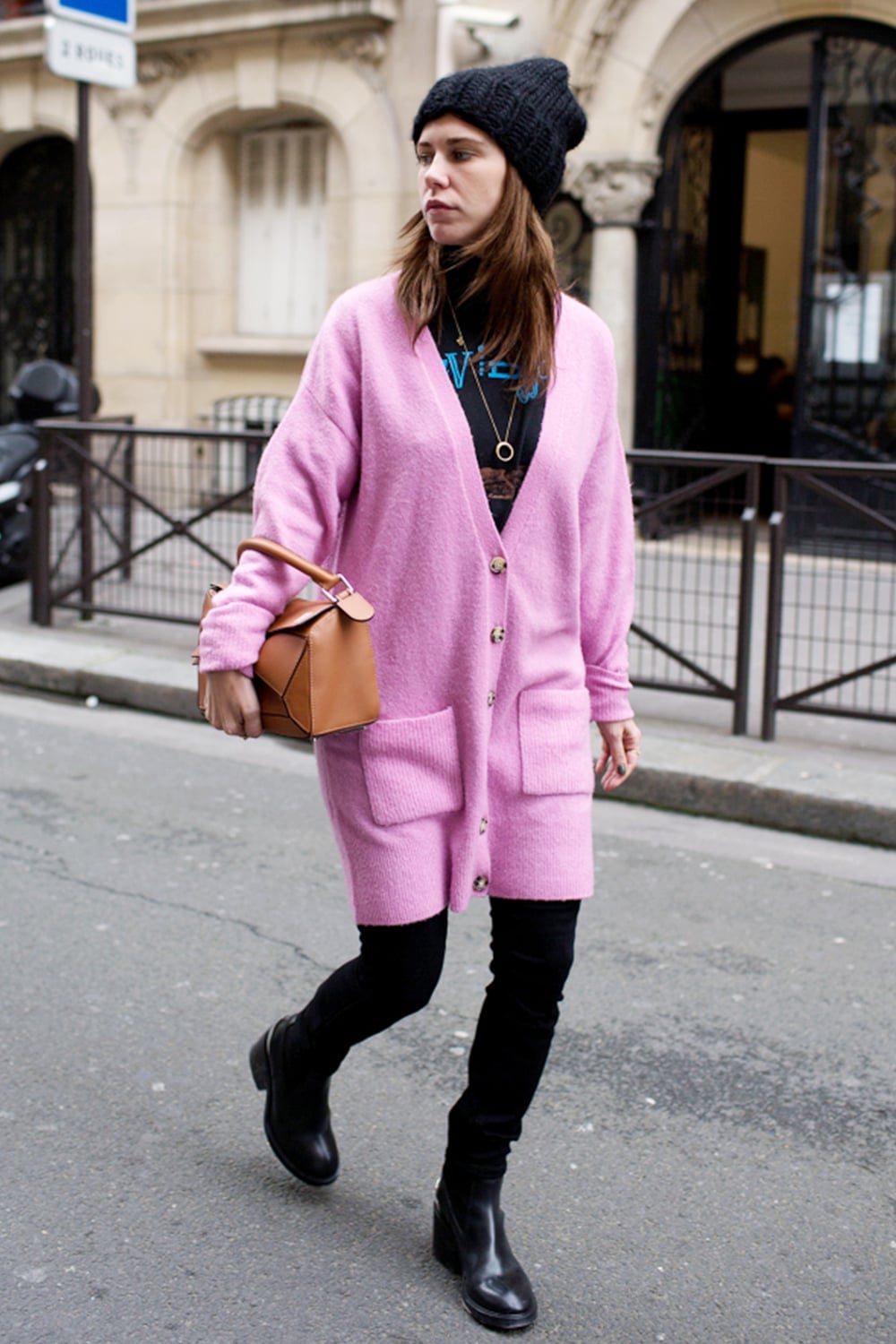 Longline Pink Cardigan With Black Leggings — Aesthetic Pink Cardigan Outfit
