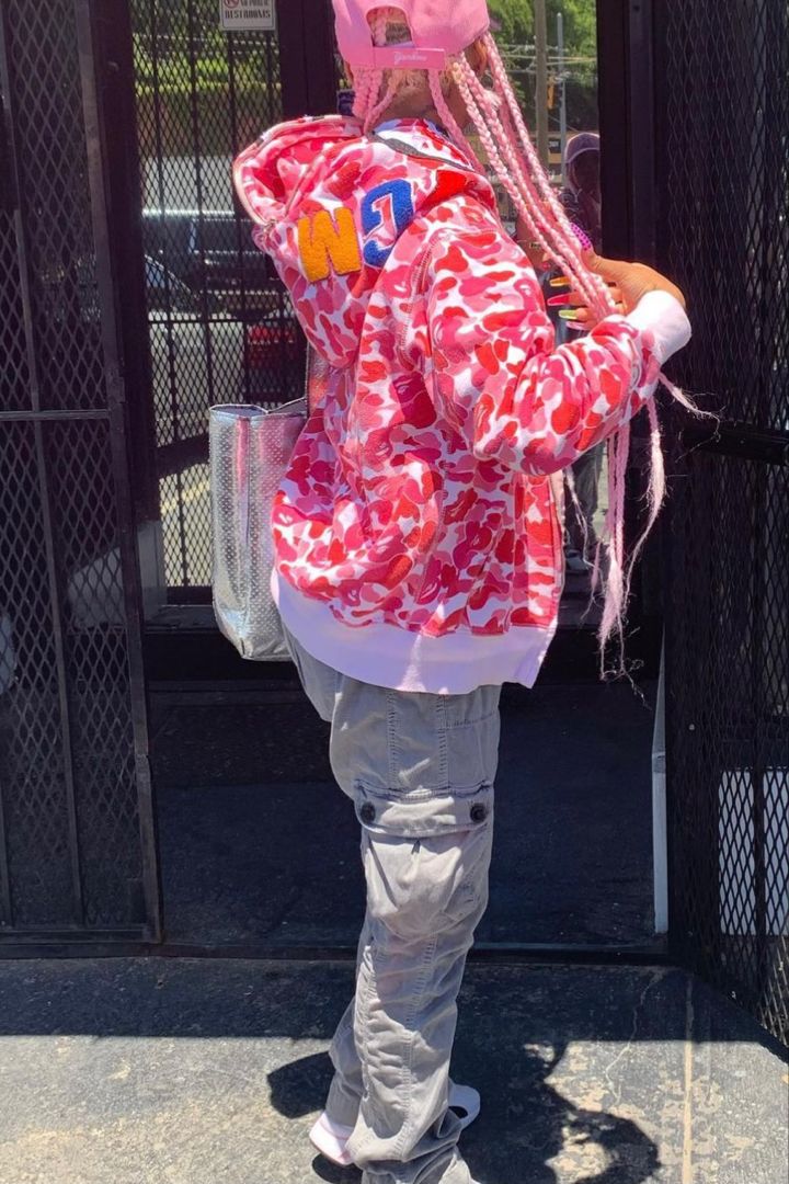 Pink Graphic Hoodie With Grey Cargo Pants and Pink Hat Pink Graphic Hoodie With Grey Cargo Pants and Pink Hat — Aesthetic Pink Hoodie Outfit
