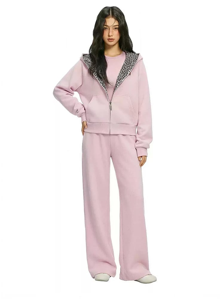 Pink Zip-Up Hoodie With Leopard Print Lining and Wide Leg Sweatpants Pink Zip-Up Hoodie With Leopard Print Lining and Wide Leg Sweatpants — Aesthetic Pink Hoodie Outfit