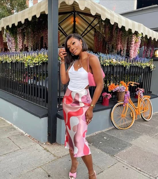 Abstract Print Midi Skirt with a Chic White Top Abstract Print Midi Skirt with a Chic White Top — Aesthetic Pink Skirt Outfit