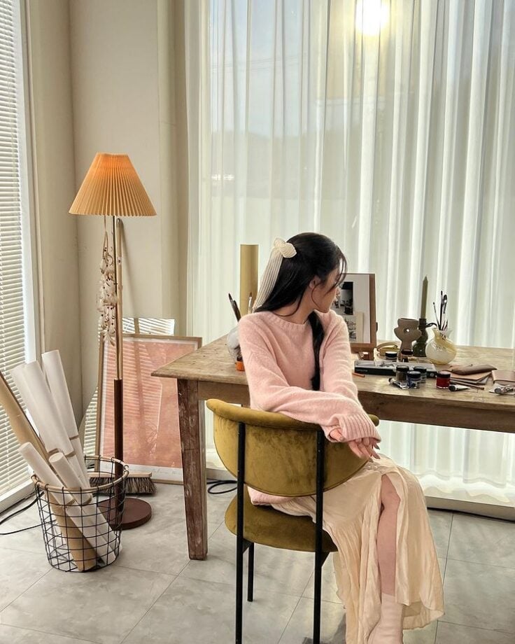 Relaxed Fit Soft Pink Sweater with Beige Pants — Aesthetic Pink Sweater Outfit