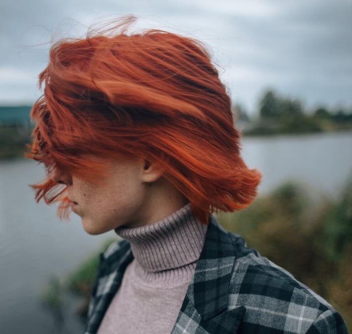Vibrant Copper Red Collarbone Shag With Curtain Bangs, Close-Up Take — Aesthetic Red Hair