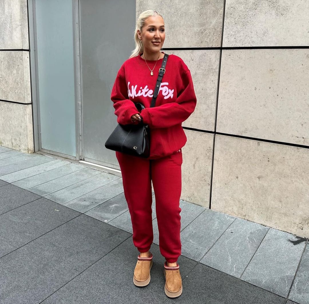 Relaxed Fit Red Matching Sweatsuit for Streetwear — Aesthetic Red Sweatpants Outfit