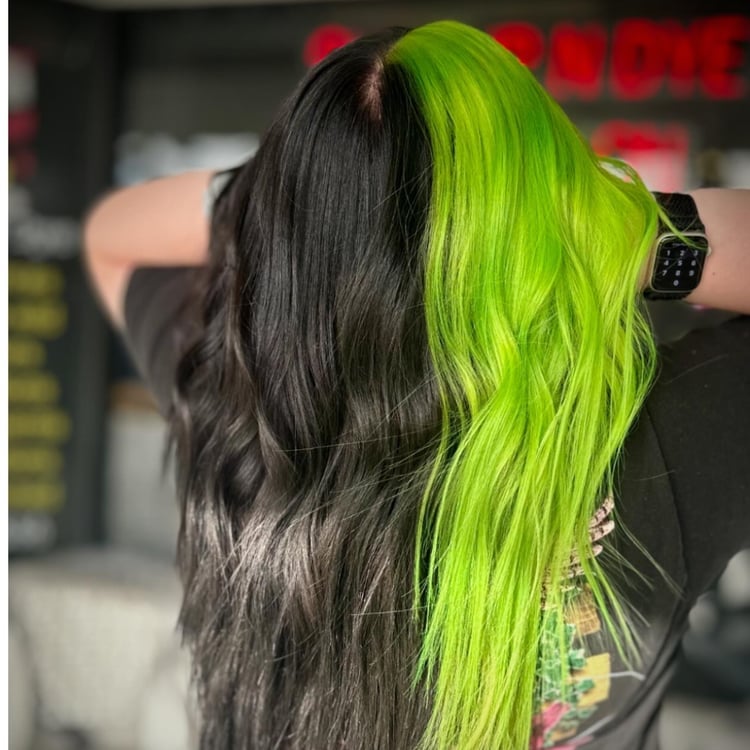 Mid-Back Black And Neon Green Split Mid-Back Black And Neon Green Split — Aesthetic Split Dye Hair