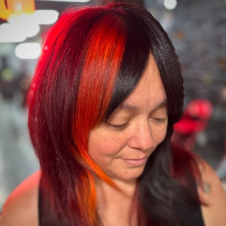 Shoulder Length Wavy Side Part Split Dye Shoulder Length Wavy Side Part Split Dye — Aesthetic Split Dye Hair