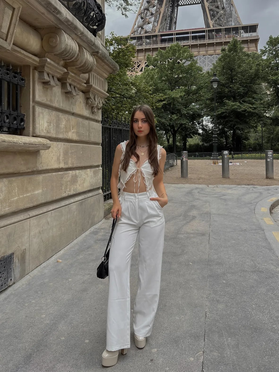 White Crop Top and Wide Leg Pants for Casual Summer — Aesthetic Style Inspo