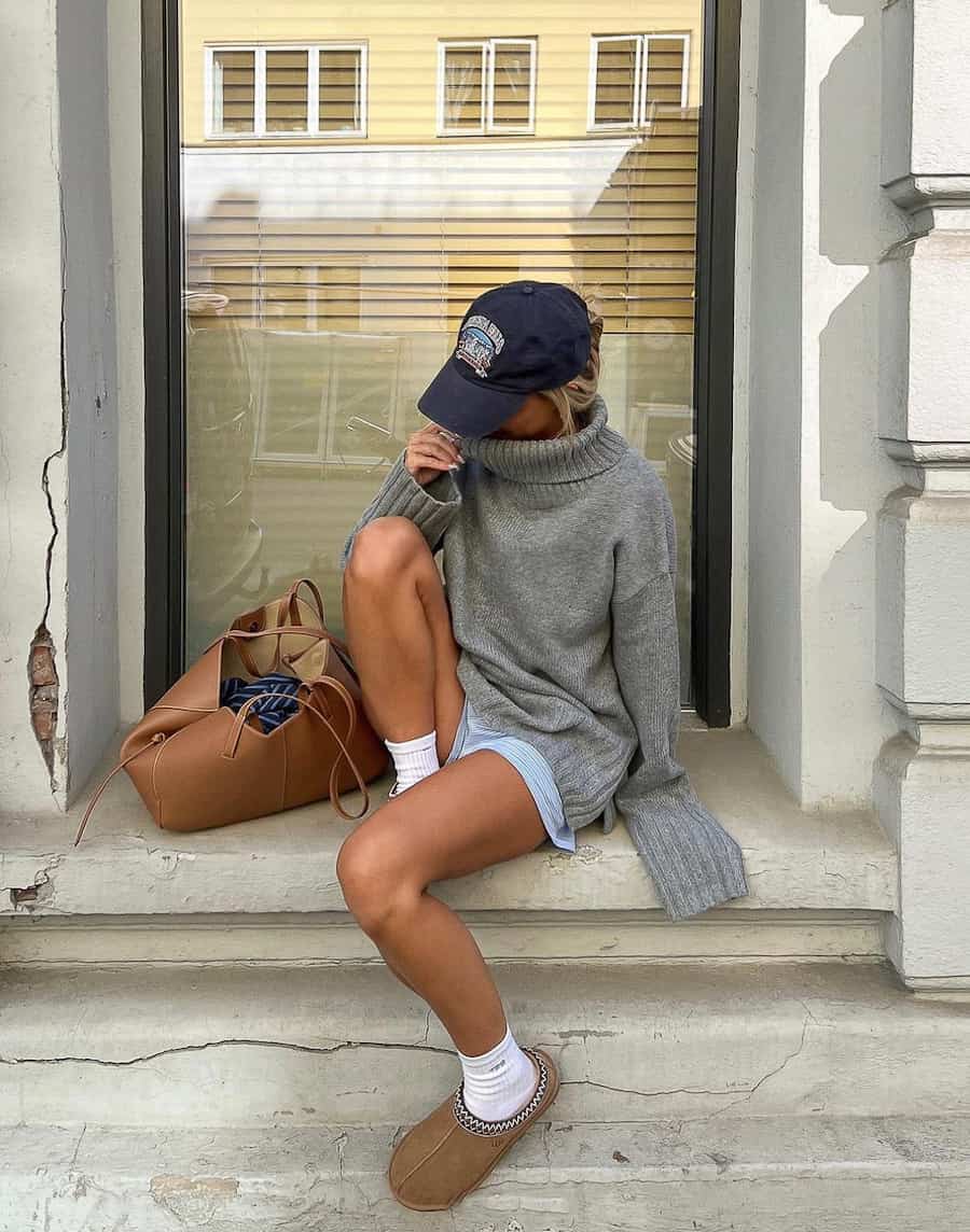 Cozy Turtleneck With Ugg Clogs And Shorts Cozy Turtleneck With Ugg Clogs And Shorts — Aesthetic Ugg Tasman Outfit