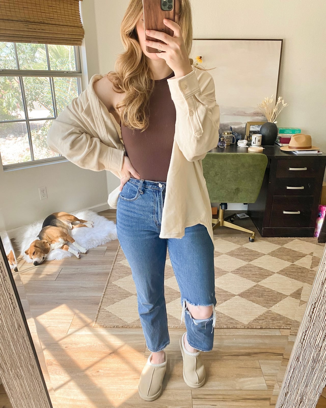 Knit Shirt With Ugg Tasman Clogs And Ripped Jeans Knit Shirt With Ugg Tasman Clogs And Ripped Jeans — Aesthetic Ugg Tasman Outfit