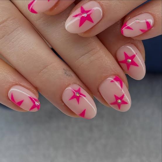 Pink Star Outline Oval Nails Pink Star Outline Oval Nails — Aesthetic University Nails