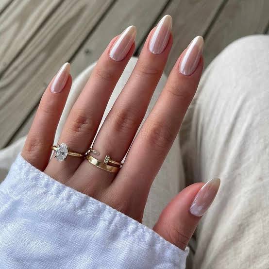 Milky Beige Pearlescent Almond Nails Milky Beige Pearlescent Almond Nails — Aesthetic University Nails