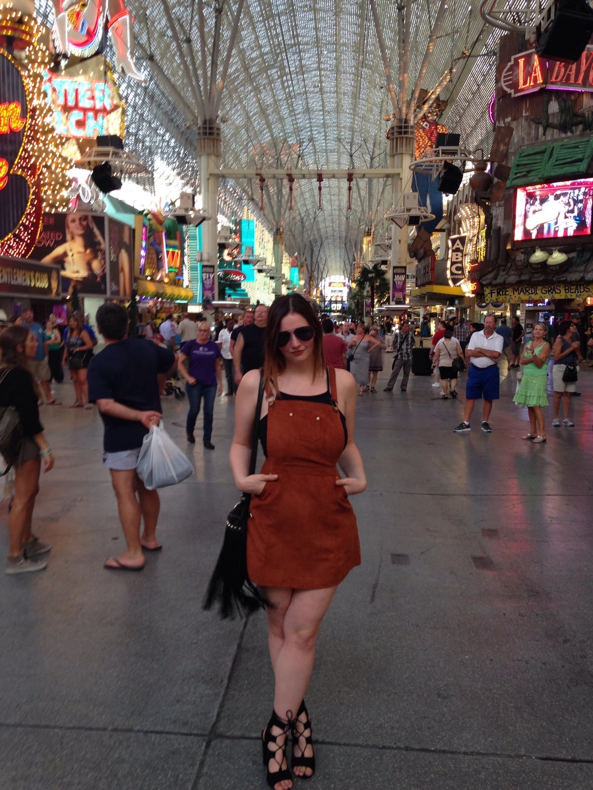 Rust Suede Pinafore Dress With Fringe Bag Rust Suede Pinafore Dress With Fringe Bag — Aesthetic Vegas Outfits