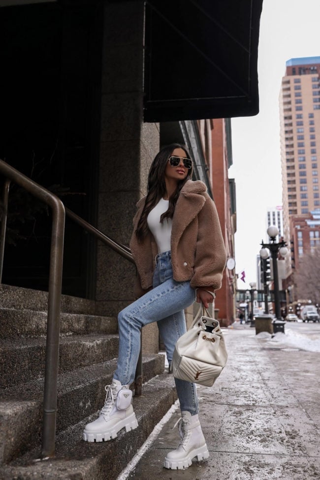 White Chunky Platform Boots With Teddy Coat And Jeans, Close-Up Take — Aesthetic White Boots Outfit
