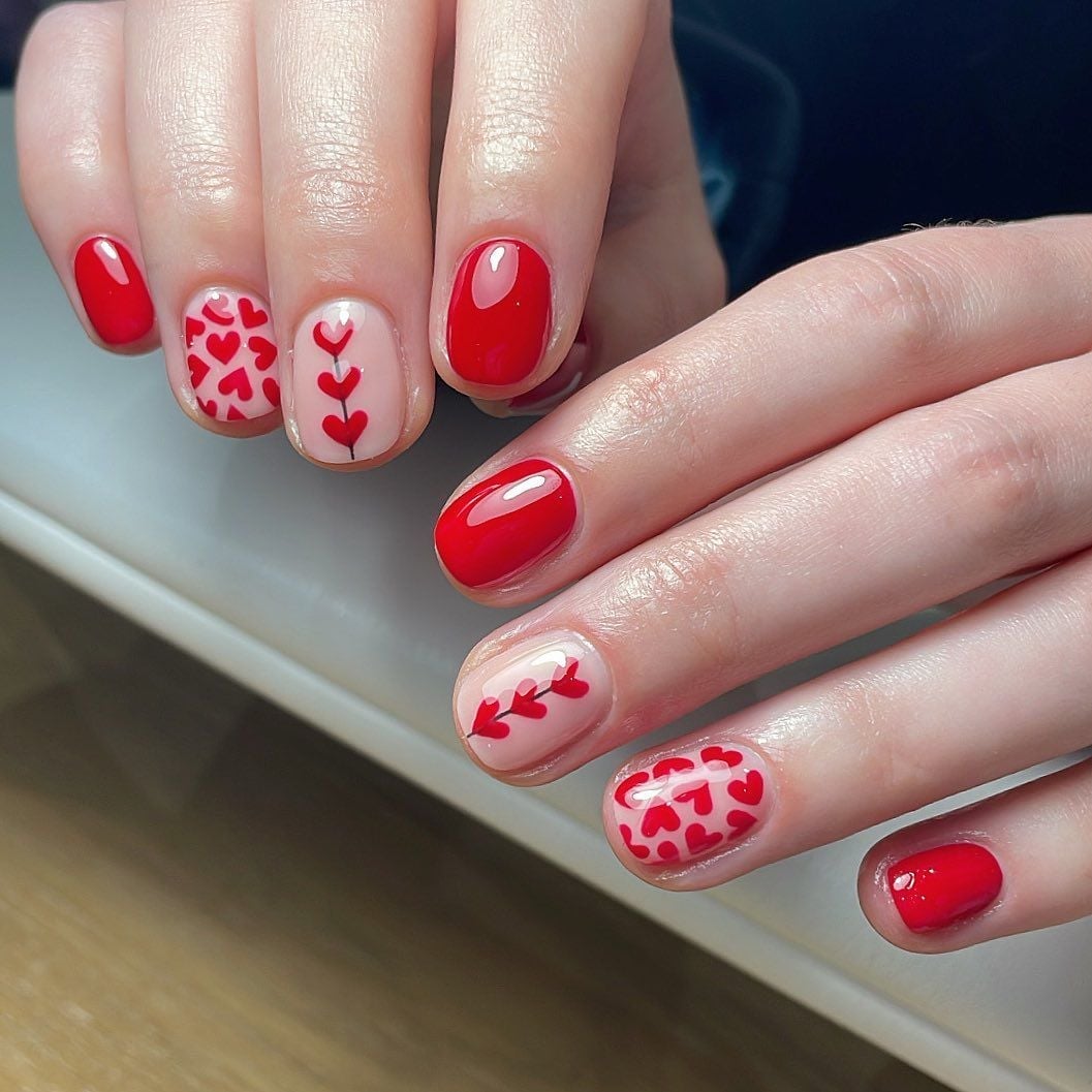 Red and Pink Heart Pattern Short Oval Nails Red and Pink Heart Pattern Short Oval Nails — Best Simple Short Nails