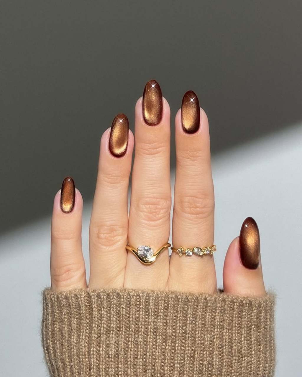 Deep Brown Magnetic Cat-Eye Medium Oval Nails Deep Brown Magnetic Cat-Eye Medium Oval Nails — Best Unique Nails