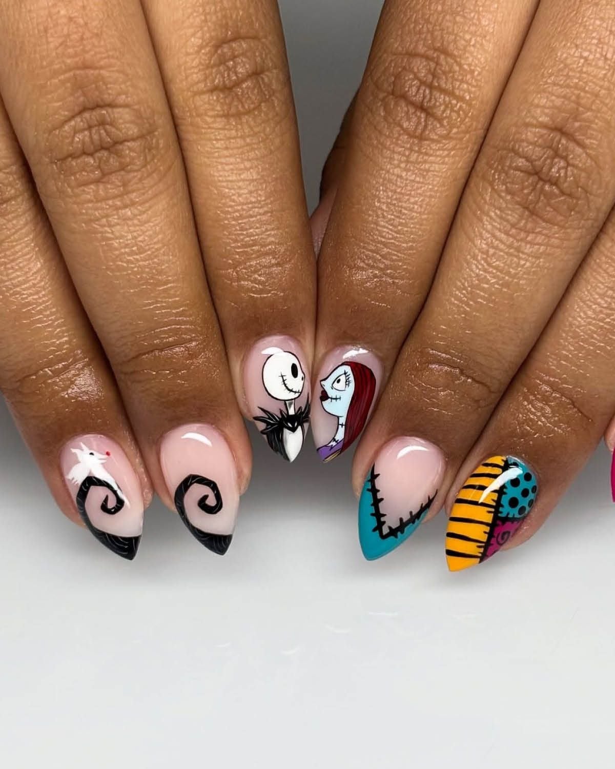 Short Almond Nails With Nightmare Before Christmas Art Short Almond Nails With Nightmare Before Christmas Art — Black Nails Art Ideas