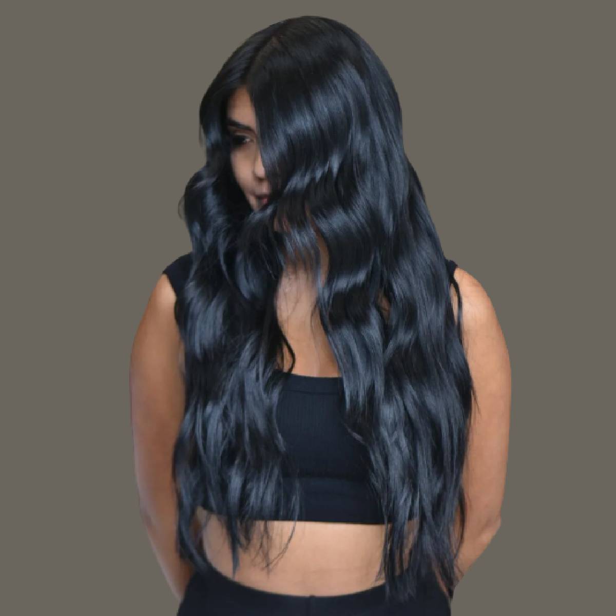 Long Wavy Hair With Side Part, Mid-Back, Close-Up Take — Black Wig Ideas