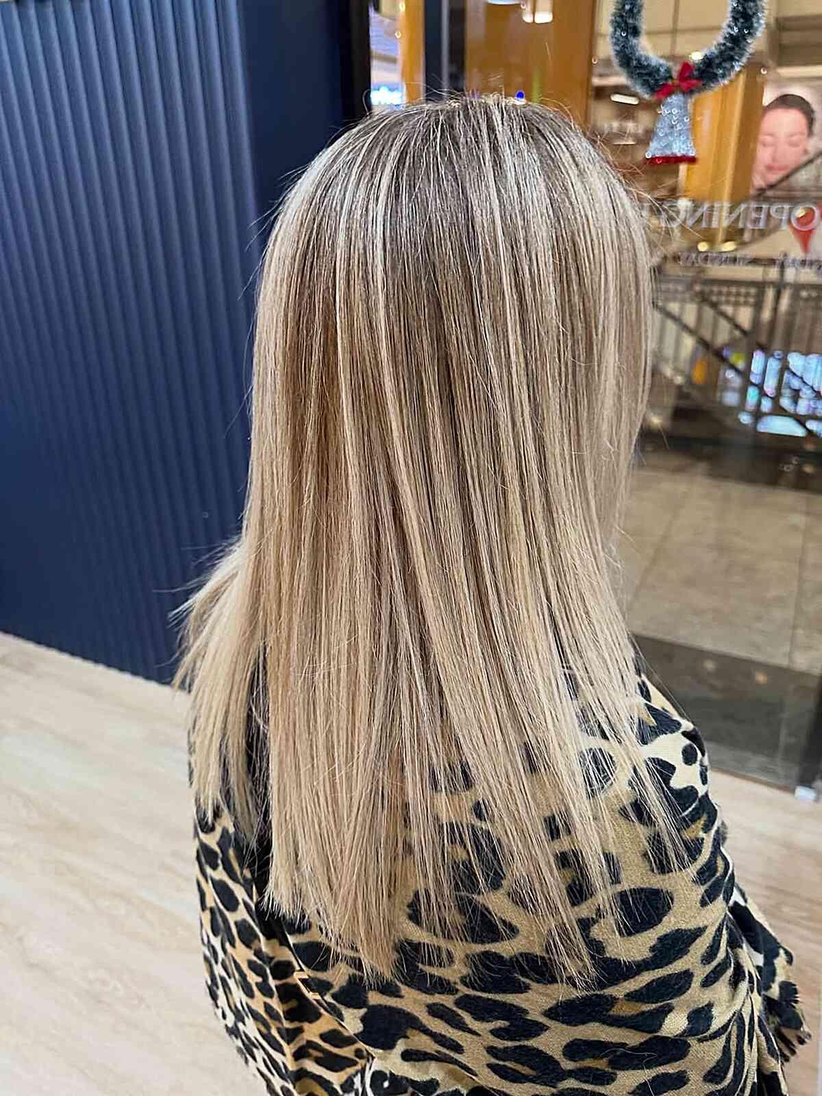 Collarbone Layered Waves With Light Blonde Highlights — Blonde Highlights Hair Inspiration