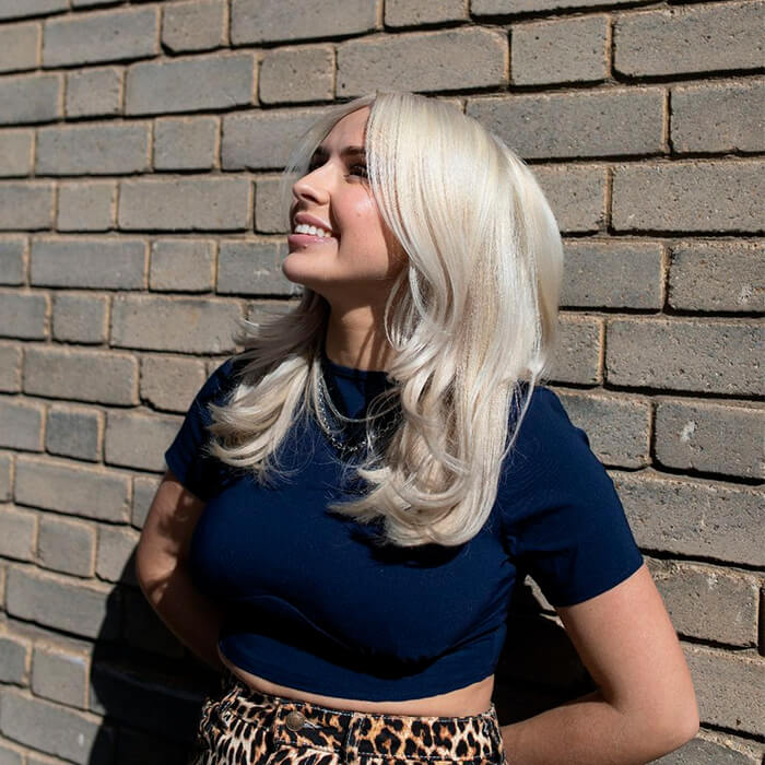 Collarbone Platinum Blonde With Face-Framing Bangs — Blonde Highlights Hair Inspiration
