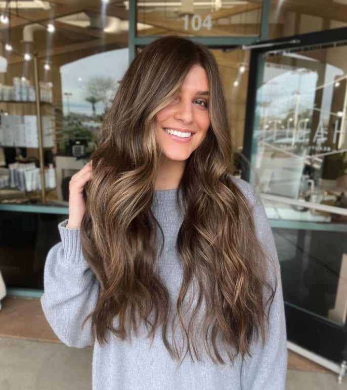 Light Brown With Caramel Highlights, Collarbone — Brunette Hair Inspiration